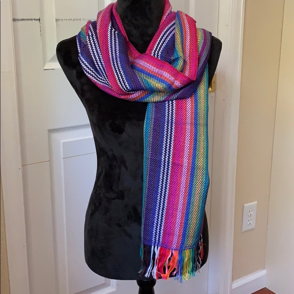 100% hand loomed scarf/wrap BRAND NEW